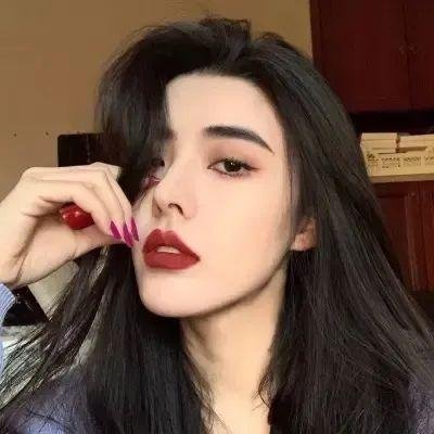美丽笨女人